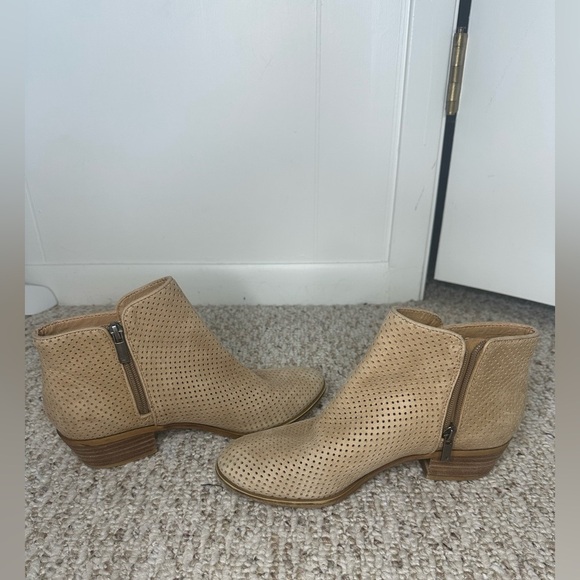Lucky Brand Breona 3 Bootie In Wheat Bali Laser Cut Ankle Bootie Boot - Picture 5 of 6